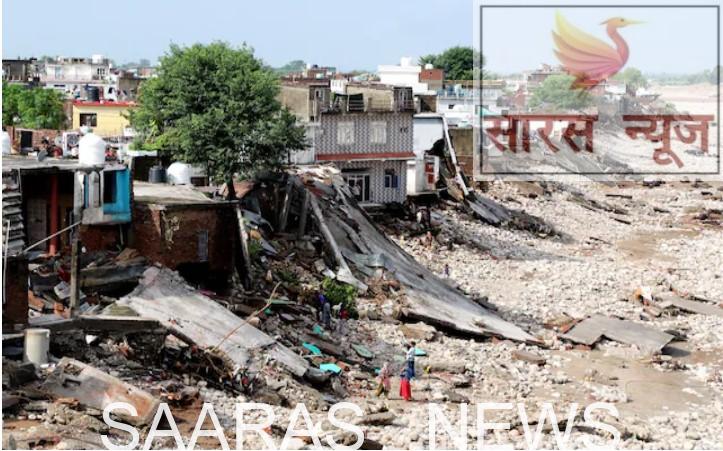 जम्मू-कश्मीर में भारी बारिश का कहर, बादल फटने और भूस्खलन में 11 की मौत।