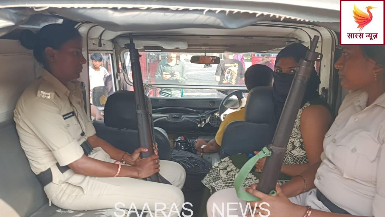 किशनगंज जिले के खगड़ा रेड लाइट एरिया से नाबालिग लड़की भागी, स्थानीय लोगों ने टाउन थाना को सौंपा।
