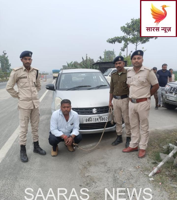 उत्पाद विभाग की बड़ी कार्रवाई, कार से 105 लीटर विदेशी शराब बरामद।