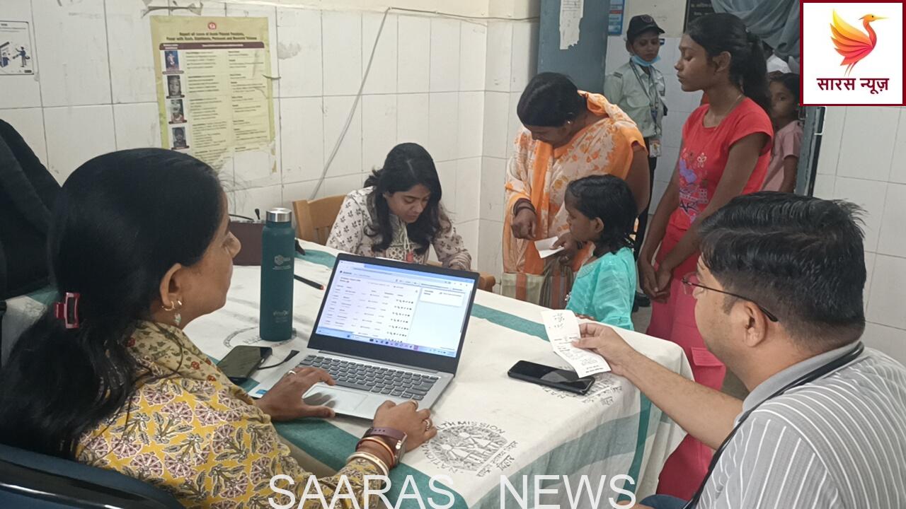 मौसम के बदलते मिजाज से बढ़ा बीमारियों का ग्राफ, सदर अस्पताल में उमड़ी मरीजों की भारी भीड़।